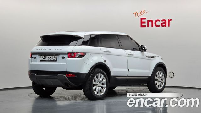 Land Rover Range Rover Evoque 2.2 SD4 Pure 2015 — фото 2
