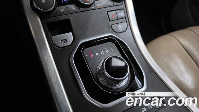Land Rover Range Rover Evoque 2.2 SD4 Pure 2015 — фото 9