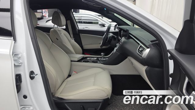Genesis G70 Gasoline 2.0T 4WD 2023 — фото 11