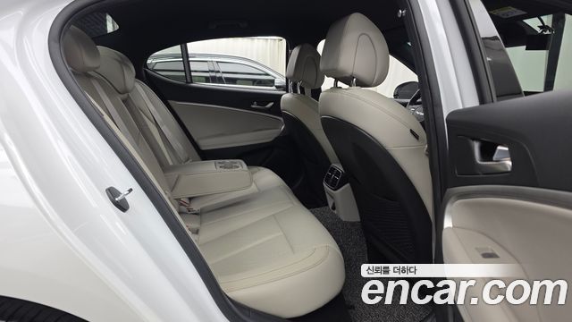 Genesis G70 Gasoline 2.0T 4WD 2023 — фото 12