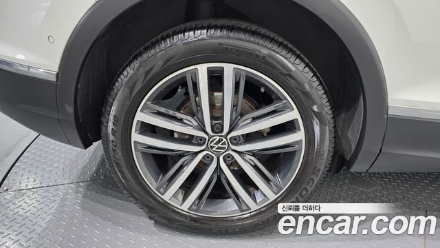 Volkswagen Tiguan (II) 2.0 TDI 4Motion Prestige 2021 — фото 5