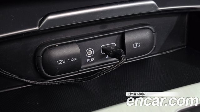 Kia Stinger 2.0 Turbo 2WD Dream Edition 2018 — фото 13