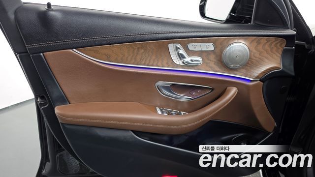 Mercedes-Benz E-Class (W213) E250 Exclusive 2021 — фото 24