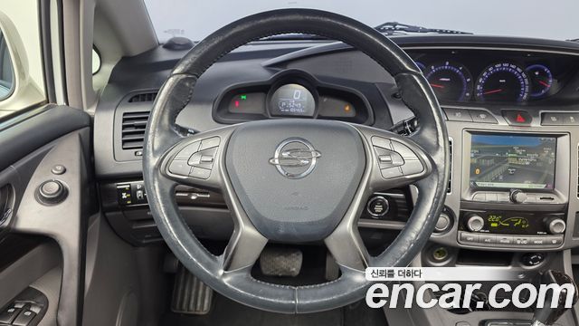 KG Mobility (SsangYong) Korando Turismo 4WD RX 11-seater 2016 — фото 13