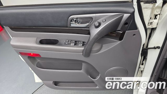 KG Mobility (SsangYong) Korando Turismo 4WD RX 11-seater 2016 — фото 24