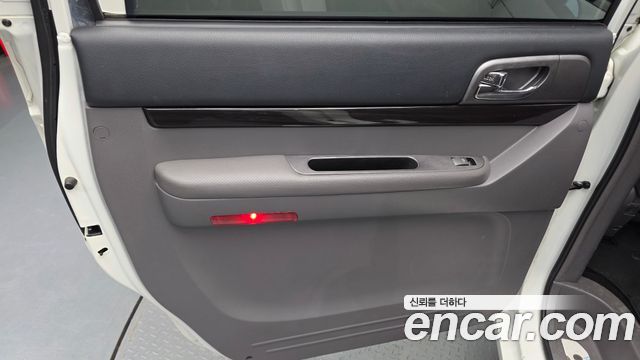 KG Mobility (SsangYong) Korando Turismo 4WD RX 11-seater 2016 — фото 25