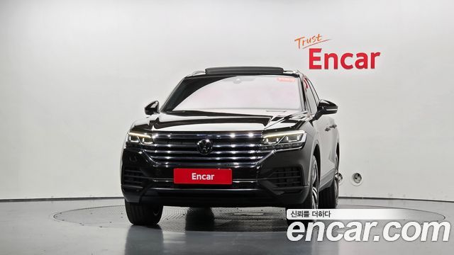 Volkswagen Touareg (III) 3.0 TDI Premium 2023 — фото 3