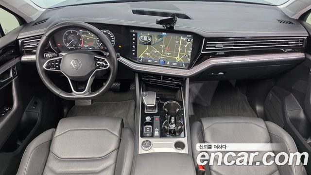 Volkswagen Touareg (III) 3.0 TDI Premium 2023 — фото 7
