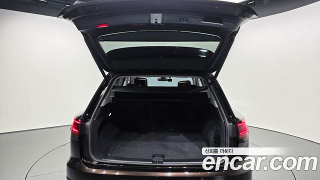 Volkswagen Touareg (III) 3.0 TDI Premium 2023 — фото 20