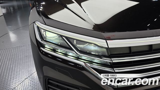 Volkswagen Touareg (III) 3.0 TDI Premium 2023 — фото 22
