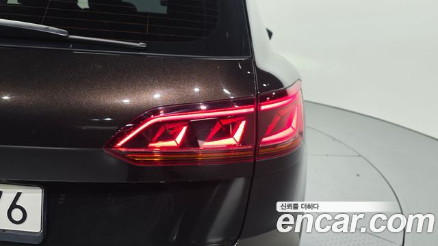 Volkswagen Touareg (III) 3.0 TDI Premium 2023 — фото 23