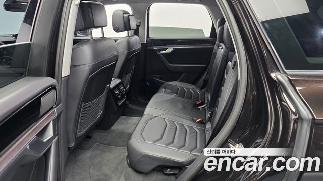 Volkswagen Touareg (III) 3.0 TDI Premium 2023 — фото 26