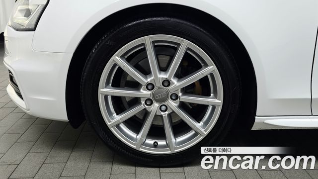 Audi A4 35 TDI Quattro Prestige B8 2015 — фото 5
