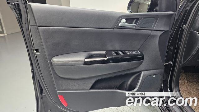 Kia Sportage The Bold Diesel 2.0 2WD Signature Gravity 2021 — фото 24