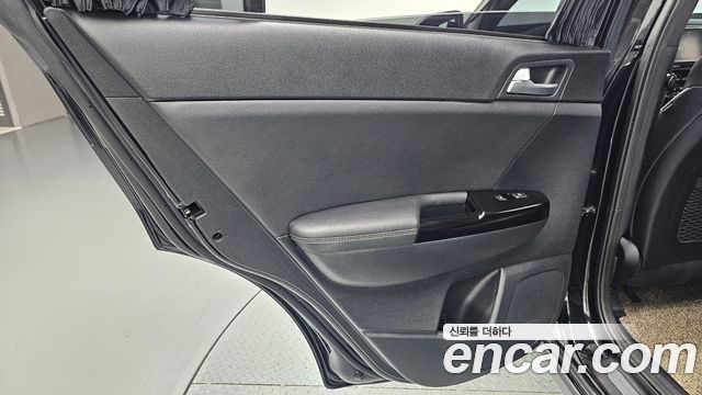 Kia Sportage The Bold Diesel 2.0 2WD Signature Gravity 2021 — фото 25