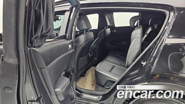 Kia Sportage The Bold Diesel 2.0 2WD Signature Gravity 2021 — фото 30