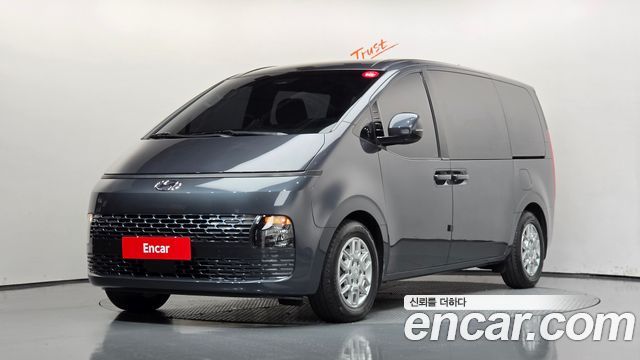 Hyundai Staria Tourer 9-Seater Modern