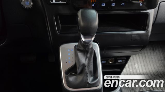 Hyundai Staria Tourer 9-Seater Modern 2023 — фото 9