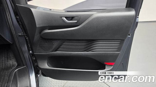 Hyundai Staria Tourer 9-Seater Modern 2023 — фото 25