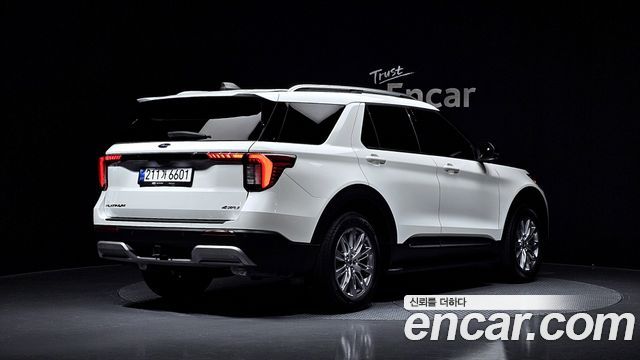 Ford Explorer (VI) 2.3 Platinum 4WD 2025 — фото 2