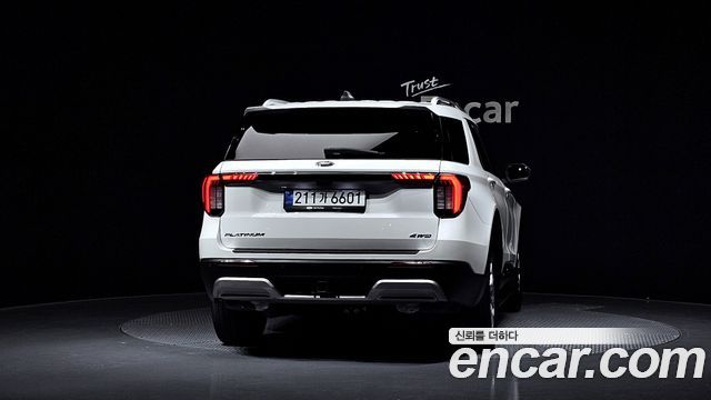 Ford Explorer (VI) 2.3 Platinum 4WD 2025 — фото 4