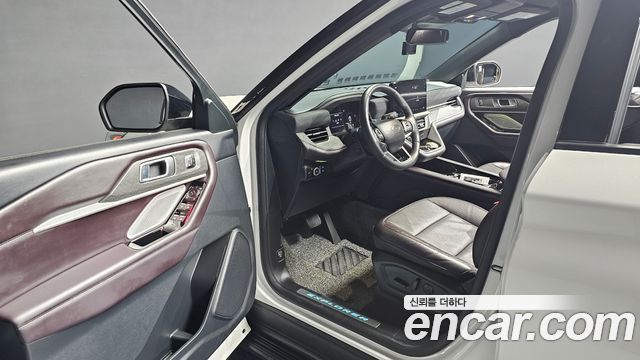 Ford Explorer (VI) 2.3 Platinum 4WD 2025 — фото 10