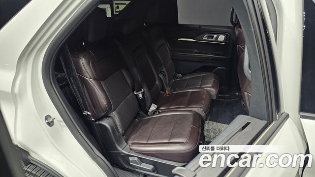 Ford Explorer (VI) 2.3 Platinum 4WD 2025 — фото 11