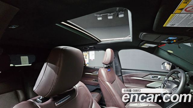 Ford Explorer (VI) 2.3 Platinum 4WD 2025 — фото 19
