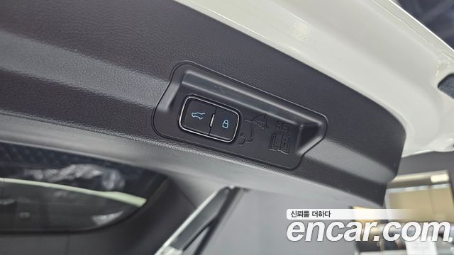 Ford Explorer (VI) 2.3 Platinum 4WD 2025 — фото 20