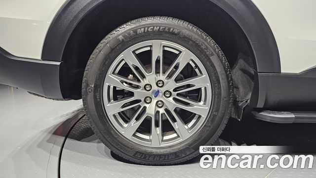 Ford Explorer (VI) 2.3 Platinum 4WD 2025 — фото 21