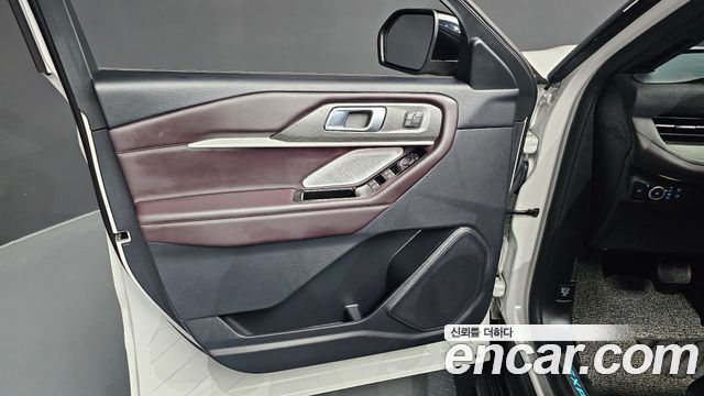 Ford Explorer (VI) 2.3 Platinum 4WD 2025 — фото 24