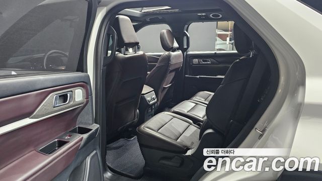 Ford Explorer (VI) 2.3 Platinum 4WD 2025 — фото 26