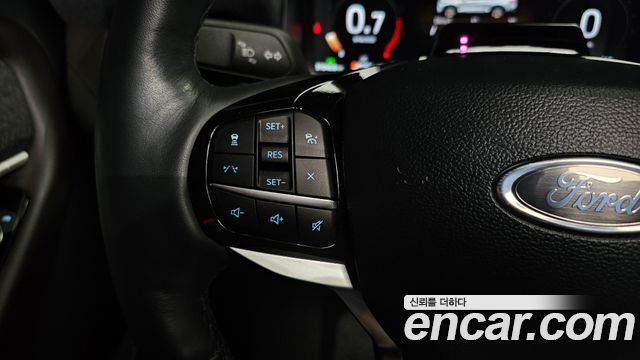Ford Explorer (VI) 2.3 Platinum 4WD 2025 — фото 31