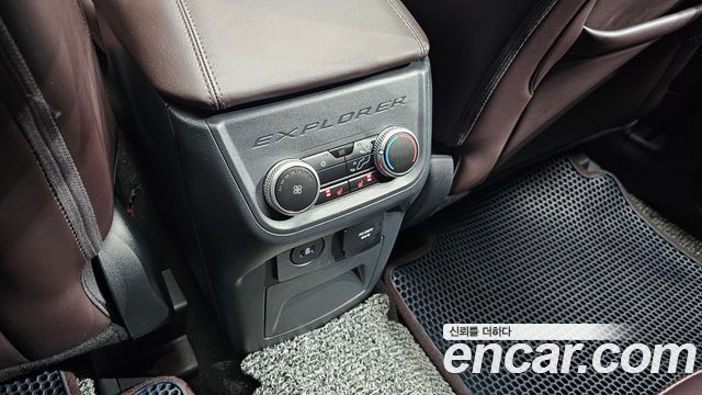 Ford Explorer (VI) 2.3 Platinum 4WD 2025 — фото 36