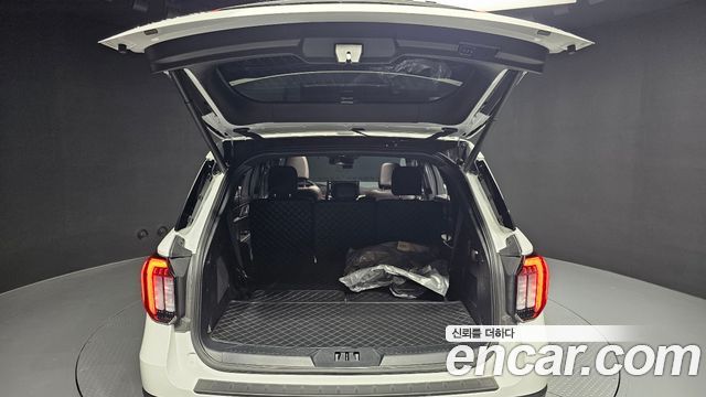 Ford Explorer (VI) 2.3 Platinum 4WD 2025 — фото 40