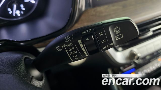 Kia Mohave The Master Diesel 3.0 4WD 5-Seater Platinum 2023 — фото 15