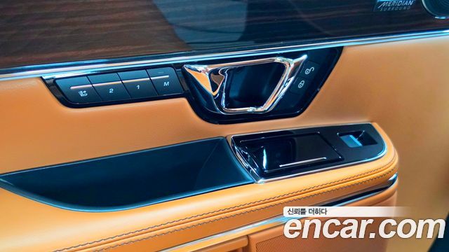 Jaguar XJ 3.0 SC AWD Portfolio LWB X351 2018 — фото 19