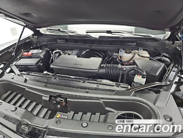 Cadillac Escalade (V) 6.2 ESV ESV Sports Platinum 2025 — фото 5