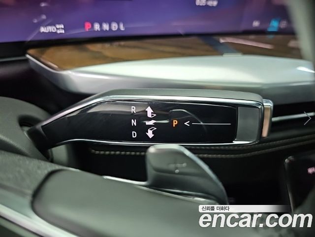 Cadillac Escalade (V) 6.2 ESV ESV Sports Platinum 2025 — фото 8