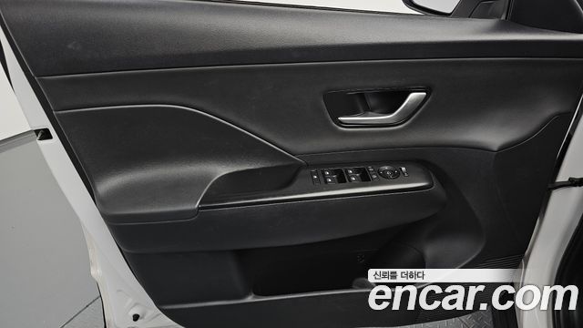 Hyundai Kona (SX2) Gasoline 1.6 Turbo 2WD Modern 2023 — фото 24