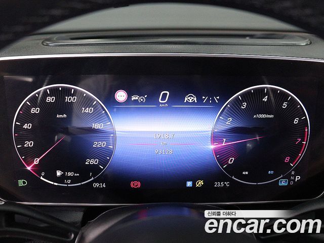 Mercedes-Benz GLC-Class (X253) GLC300 4MATIC AMG Line 2023 — фото 6