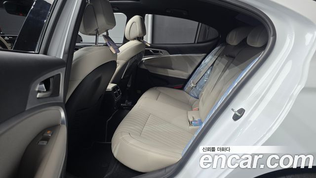 Genesis G70 Gasoline 2.0T 2WD 2023 — фото 12