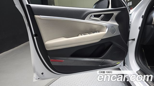 Genesis G70 Gasoline 2.0T 2WD 2023 — фото 24