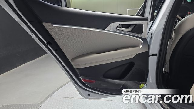 Genesis G70 Gasoline 2.0T 2WD 2023 — фото 25