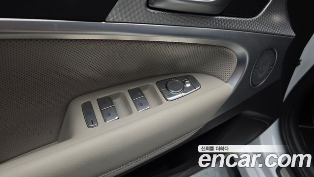 Genesis G70 Gasoline 2.0T 2WD 2023 — фото 29