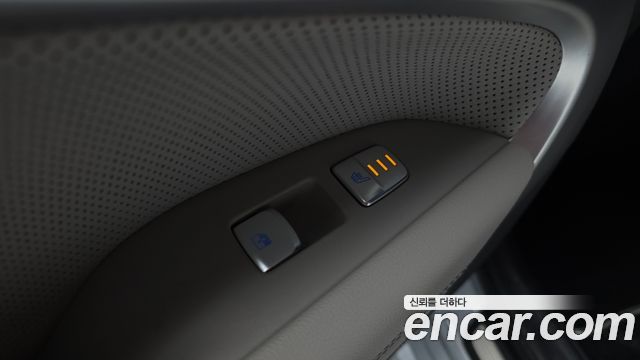 Genesis G70 Gasoline 2.0T 2WD 2023 — фото 30
