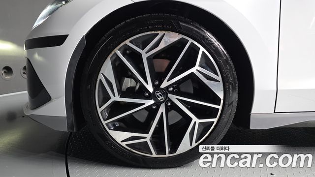 Hyundai Ioniq 6 Long Range Exclusive + 2023 — фото 5