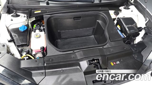 Hyundai Ioniq 6 Long Range Exclusive + 2023 — фото 6