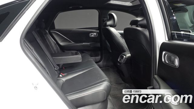 Hyundai Ioniq 6 Long Range Exclusive + 2023 — фото 16