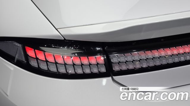 Hyundai Ioniq 6 Long Range Exclusive + 2023 — фото 29